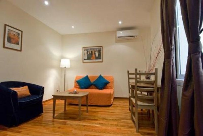 Prado Apartments Madrid Exterior photo